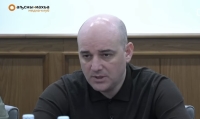 ДМИТРИЙ ДБАР: ДЕПУТАТЫ ПАРЛАМЕНТА ЯВЛЯЮТСЯ СПЕЦСУБЪЕКТАМИ, ГОСУДАРСТВЕННАЯ СЛУЖБА ОХРАНЫ НЕ ИМЕЕТ ПРАВА ДОСМАТРИВАТЬ ПАРЛАМЕНТАРИЕВ НА ПРЕДМЕТ ХРАНЕНИЯ ЗАПРЕЩЕННЫХ ВЕЩЕСТВ И НОШЕНИЕ ОГНЕСТРЕЛЬНОГО ОРУЖИЯ